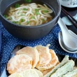 DV4. Udon Soup w. Vegetable Tempura